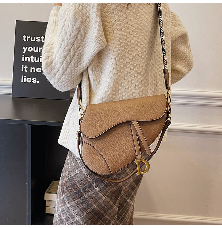 Fashionable and Trendy Women's Saddle Bag with Armpit Strap, 2025 Cross-border New Design, Exclusive and Casual Single Bag