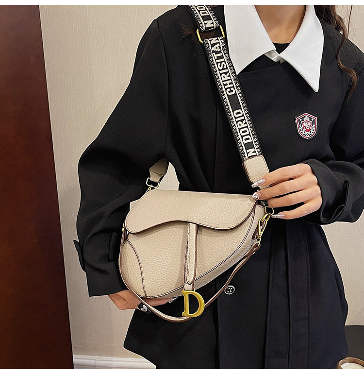 Fashionable and Trendy Women's Saddle Bag with Armpit Strap, 2025 Cross-border New Design, Exclusive and Casual Single Bag