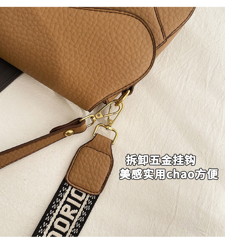 Fashionable and Trendy Women's Saddle Bag with Armpit Strap, 2025 Cross-border New Design, Exclusive and Casual Single Bag