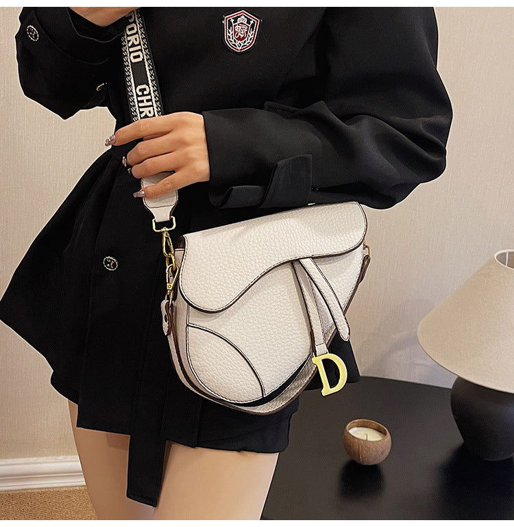 Fashionable and Trendy Women's Saddle Bag with Armpit Strap, 2025 Cross-border New Design, Exclusive and Casual Single Bag