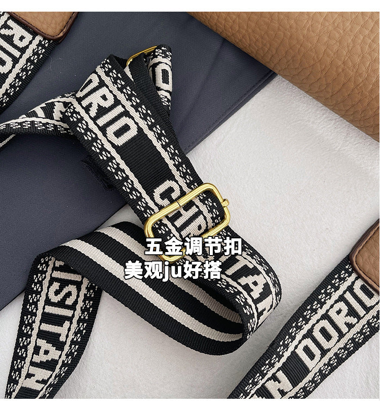 Fashionable and Trendy Women's Saddle Bag with Armpit Strap, 2025 Cross-border New Design, Exclusive and Casual Single Bag