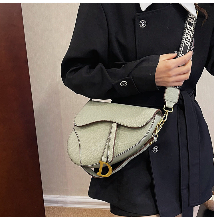 Fashionable and Trendy Women's Saddle Bag with Armpit Strap, 2025 Cross-border New Design, Exclusive and Casual Single Bag