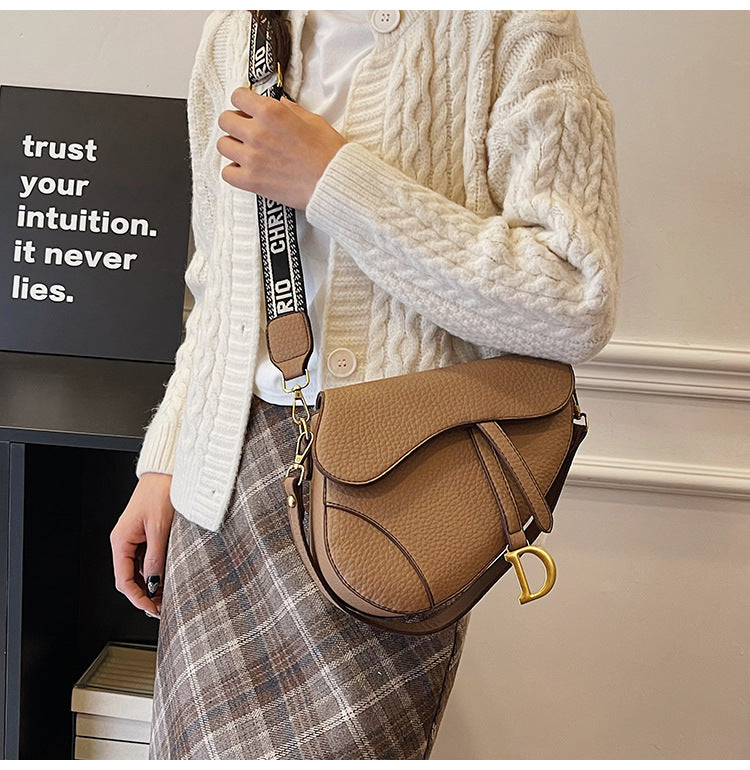 Fashionable and Trendy Women's Saddle Bag with Armpit Strap, 2025 Cross-border New Design, Exclusive and Casual Single Bag