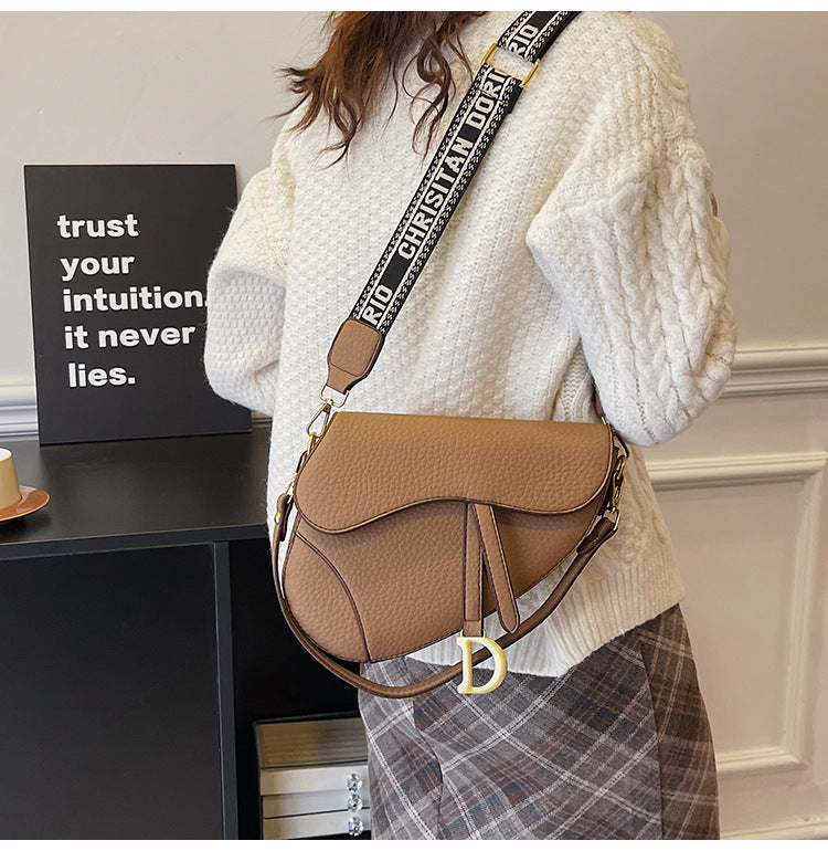 Fashionable and Trendy Women's Saddle Bag with Armpit Strap, 2025 Cross-border New Design, Exclusive and Casual Single Bag