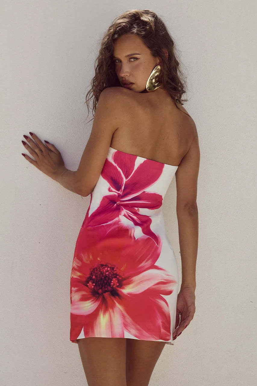 Sexy strapless floral print backless slim fit dress for women in summer 2025 comfortable and elegant beach vacation short skirt