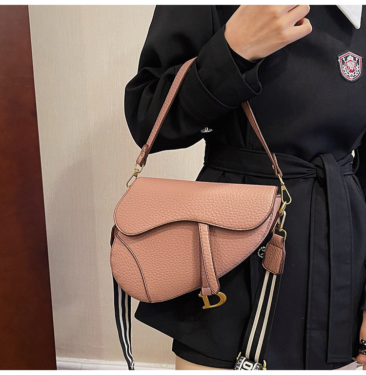 Fashionable and Trendy Women's Saddle Bag with Armpit Strap, 2025 Cross-border New Design, Exclusive and Casual Single Bag