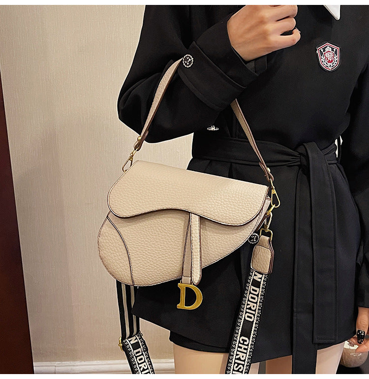 Fashionable and Trendy Women's Saddle Bag with Armpit Strap, 2025 Cross-border New Design, Exclusive and Casual Single Bag