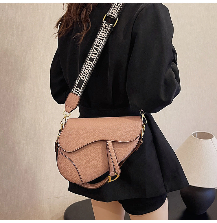 Fashionable and Trendy Women's Saddle Bag with Armpit Strap, 2025 Cross-border New Design, Exclusive and Casual Single Bag