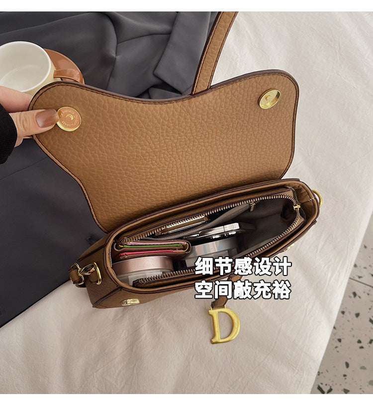 Fashionable and Trendy Women's Saddle Bag with Armpit Strap, 2025 Cross-border New Design, Exclusive and Casual Single Bag