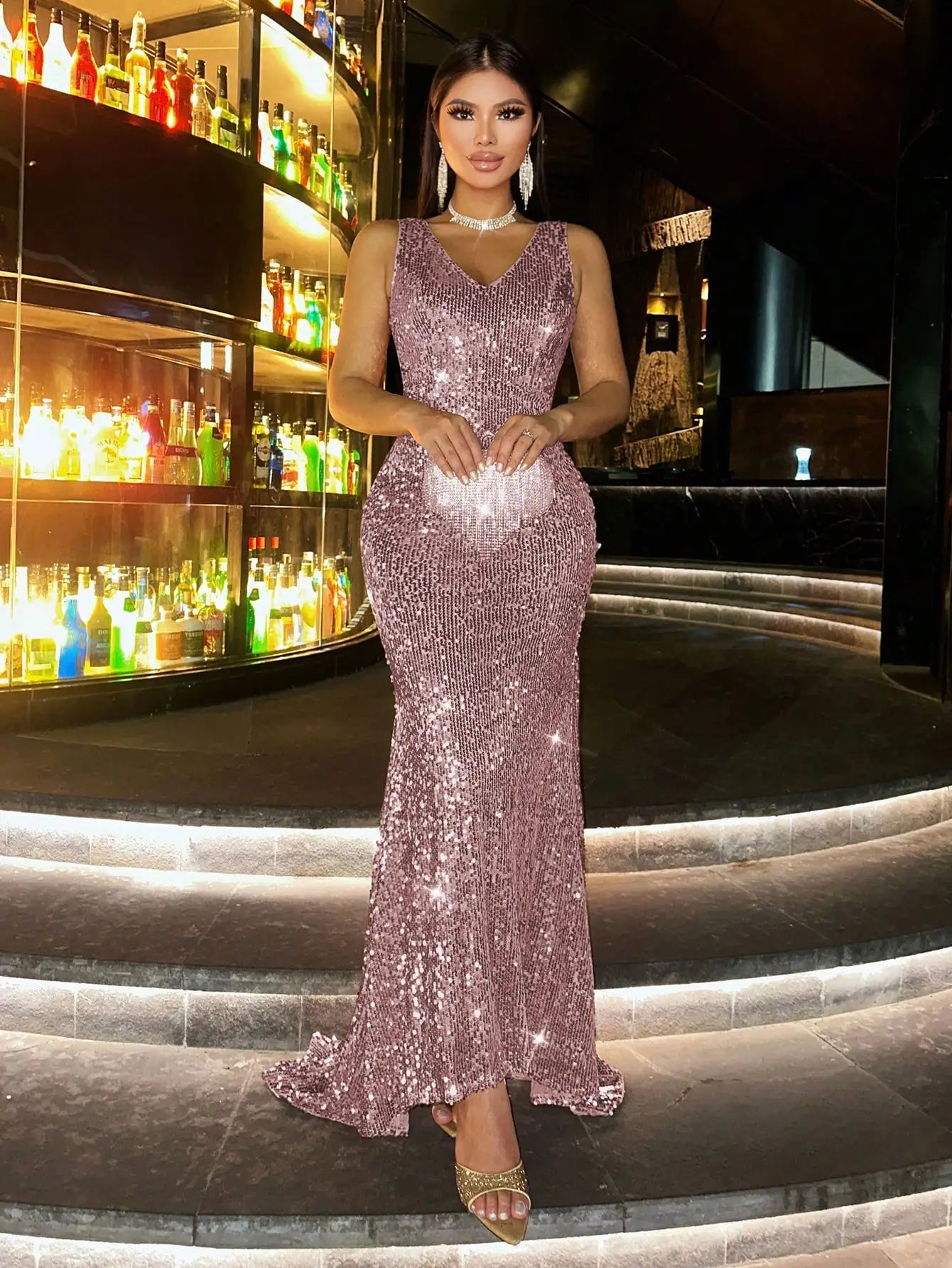 Shimmering Gold Sequin V-Neck Backless Mermaid Dress for Evening Events