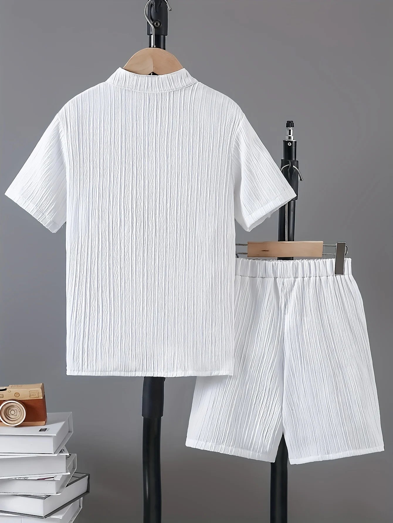 Boys' Textured Fabric Round Neck Shorts Shirt Short-Sleeved Suit