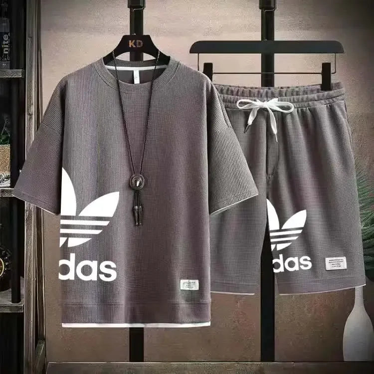Summer 2025 New men's casual short-sleeved T-shirt and sports shorts 2-piece set, fashionable and breathable men's jogging suit