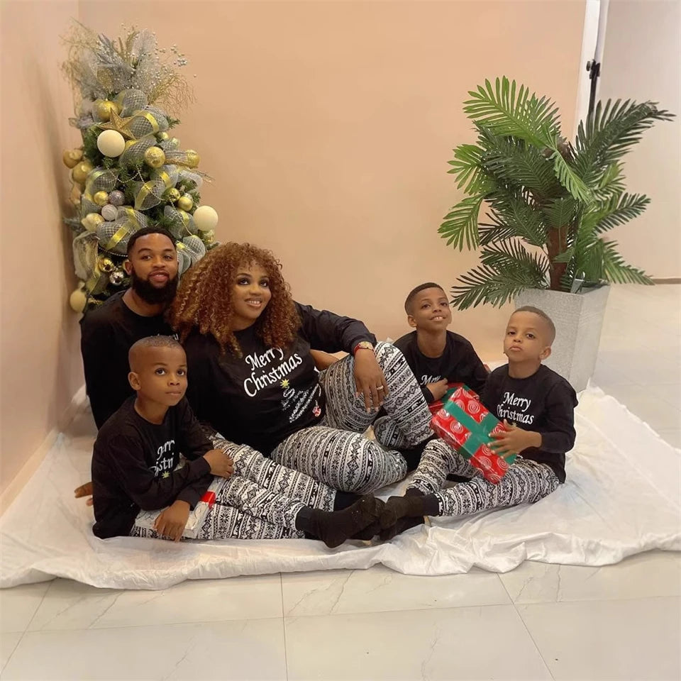 Christmas Pajama for the Whole Family 2025 Xmas Vintage Print Parent-child Sleepwear Father Mother Kids Baby Look Loungewear