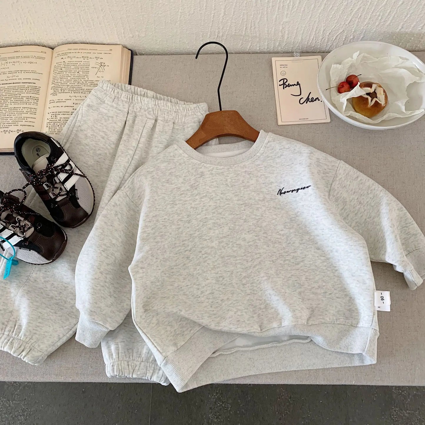 Toddler Boys Autumn Sweatshirt Sets Letter Embroidery Top+Elastic Waist Pant Kids Baby Boys Sets Solid 1-8Y Boys Two-piece Suit