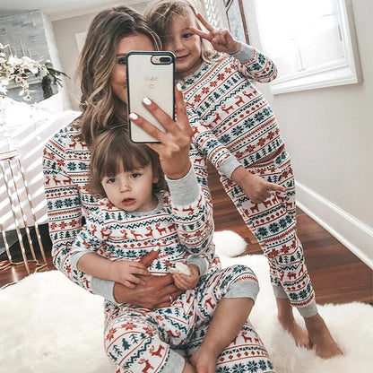 2026 Christmas Family Pajamas Matching Dad Mom And Daughter Xmas Clothes Set Adult Kids Sleepwear For Father Mother Son Outfit