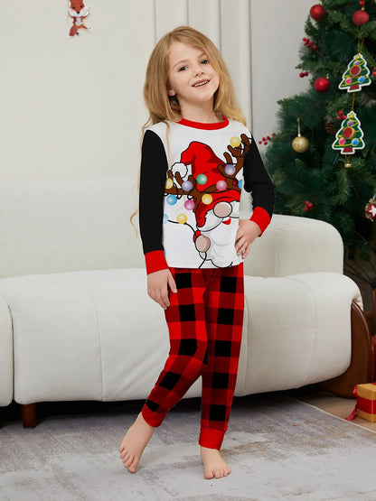European and American family Christmas parent-child clothing, 2025 new autumn and winter cartoon round-neck family vacation set