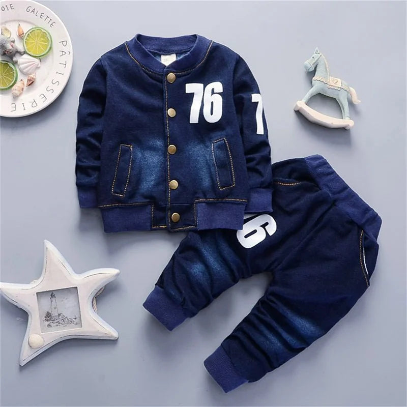 Spring and autumn toddler boy 76 decorative printed coat+elastic jeans suit fashion Joker.