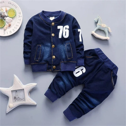 Spring and autumn toddler boy 76 decorative printed coat+elastic jeans suit fashion Joker.